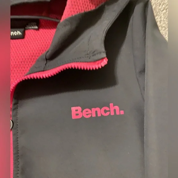 Bench Light Jacket - Picture 2 of 6